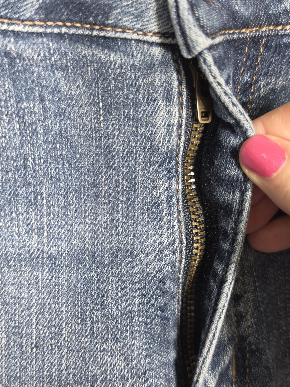 JUDY BLUE MEDIUM WASH HIGH RISE CROP JEAN - Picture 6 of 7